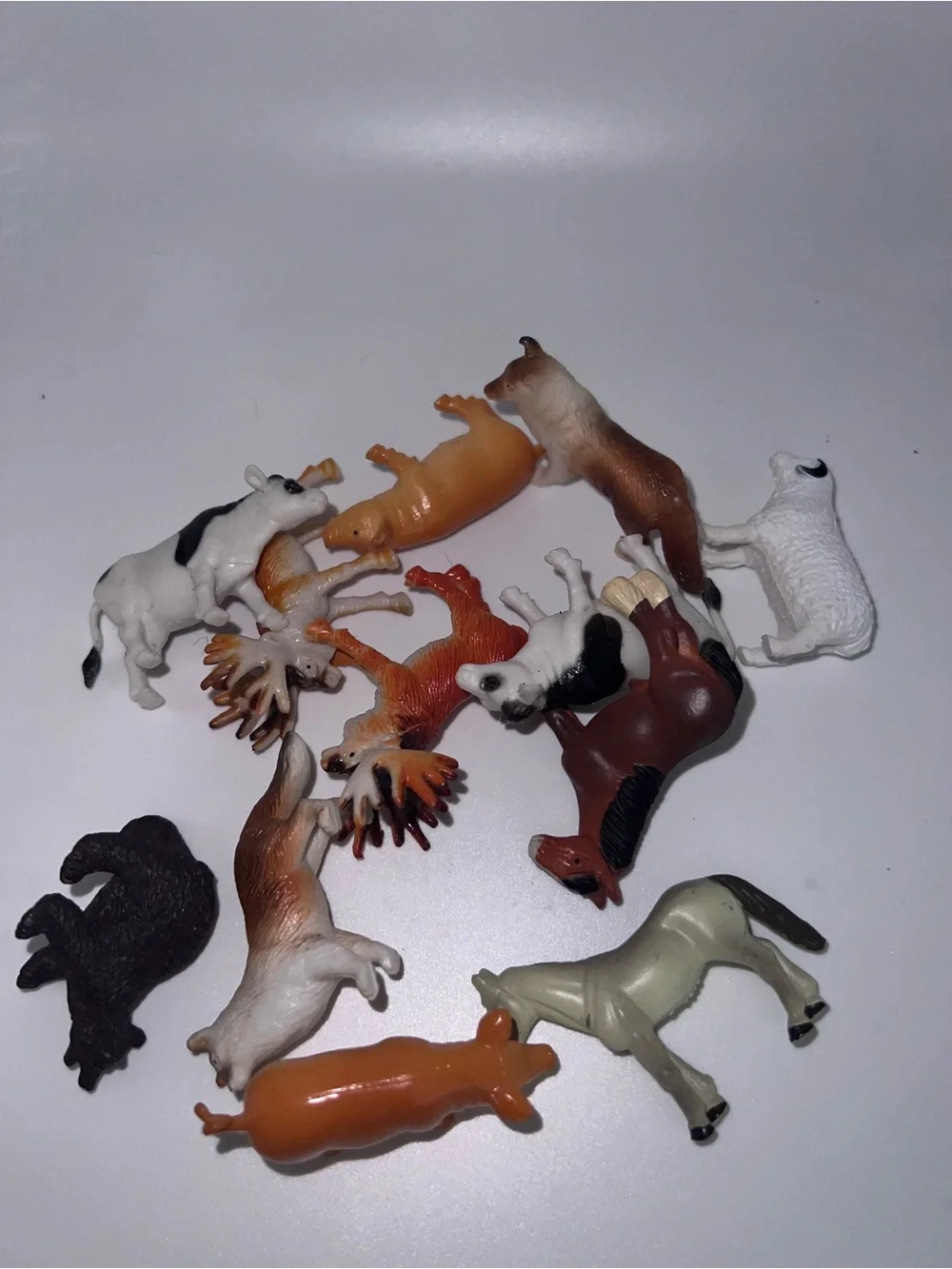Assorted Small Plastic Animal Toy Set - Mixed Colors